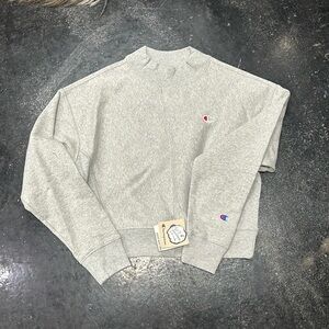 cropped champion sweat shirt